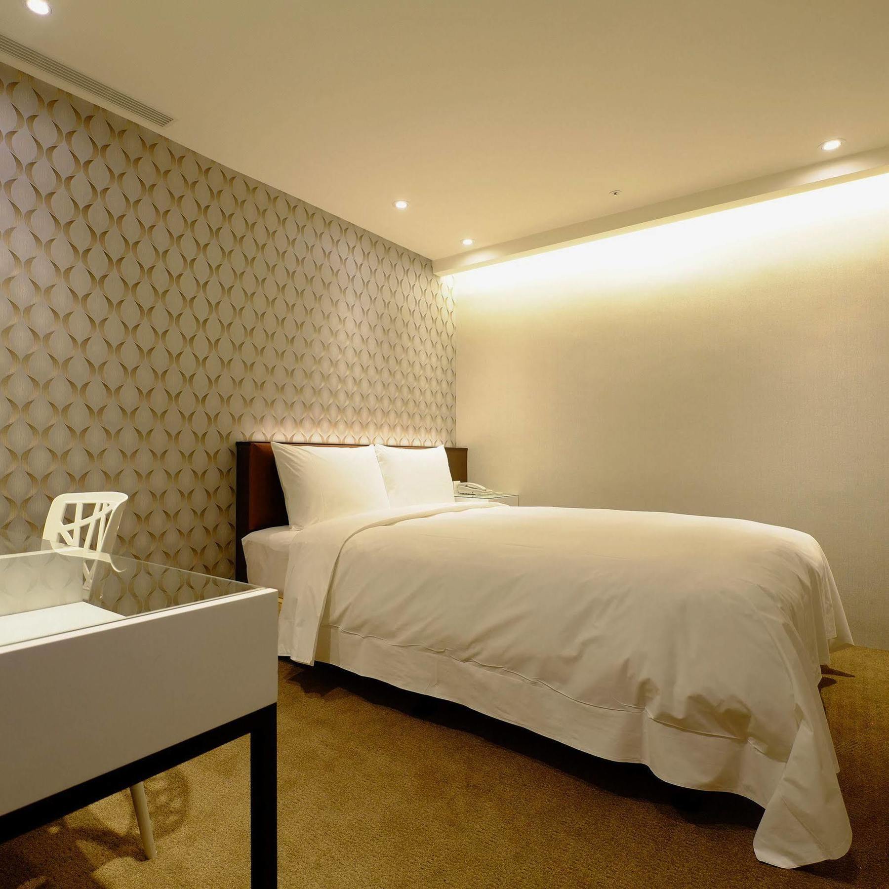 Hotel Puri Taipei Station Branch Extérieur photo