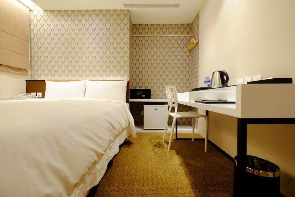 Hotel Puri Taipei Station Branch Extérieur photo